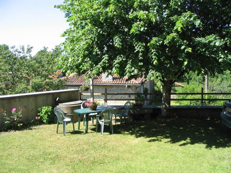 Cottage By The Chateau With Pool In National Parc Les Salles-Lavauguyon Exteriér fotografie