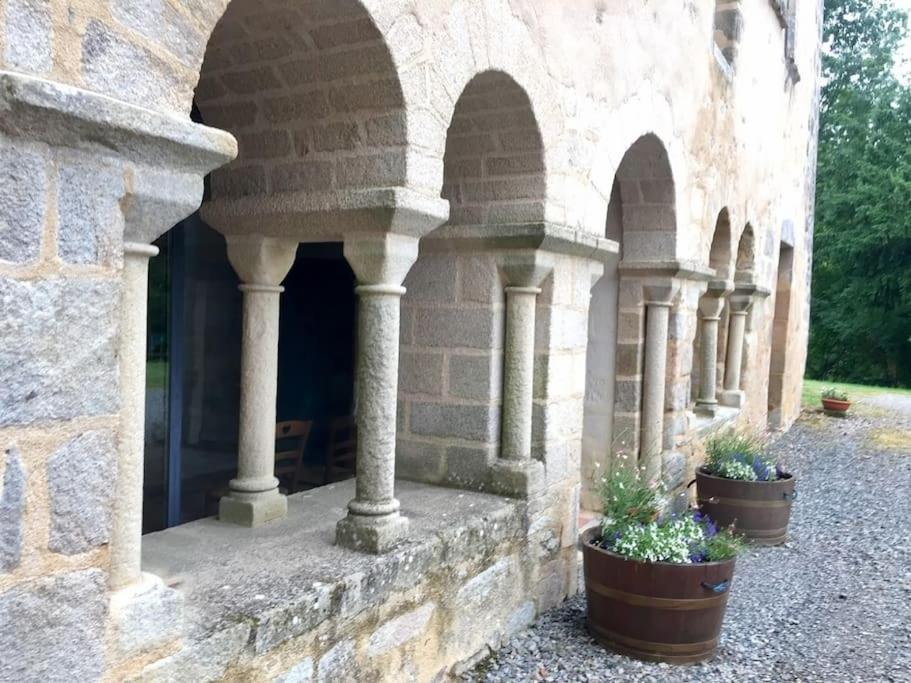 Cottage By The Chateau With Pool In National Parc Les Salles-Lavauguyon Exteriér fotografie