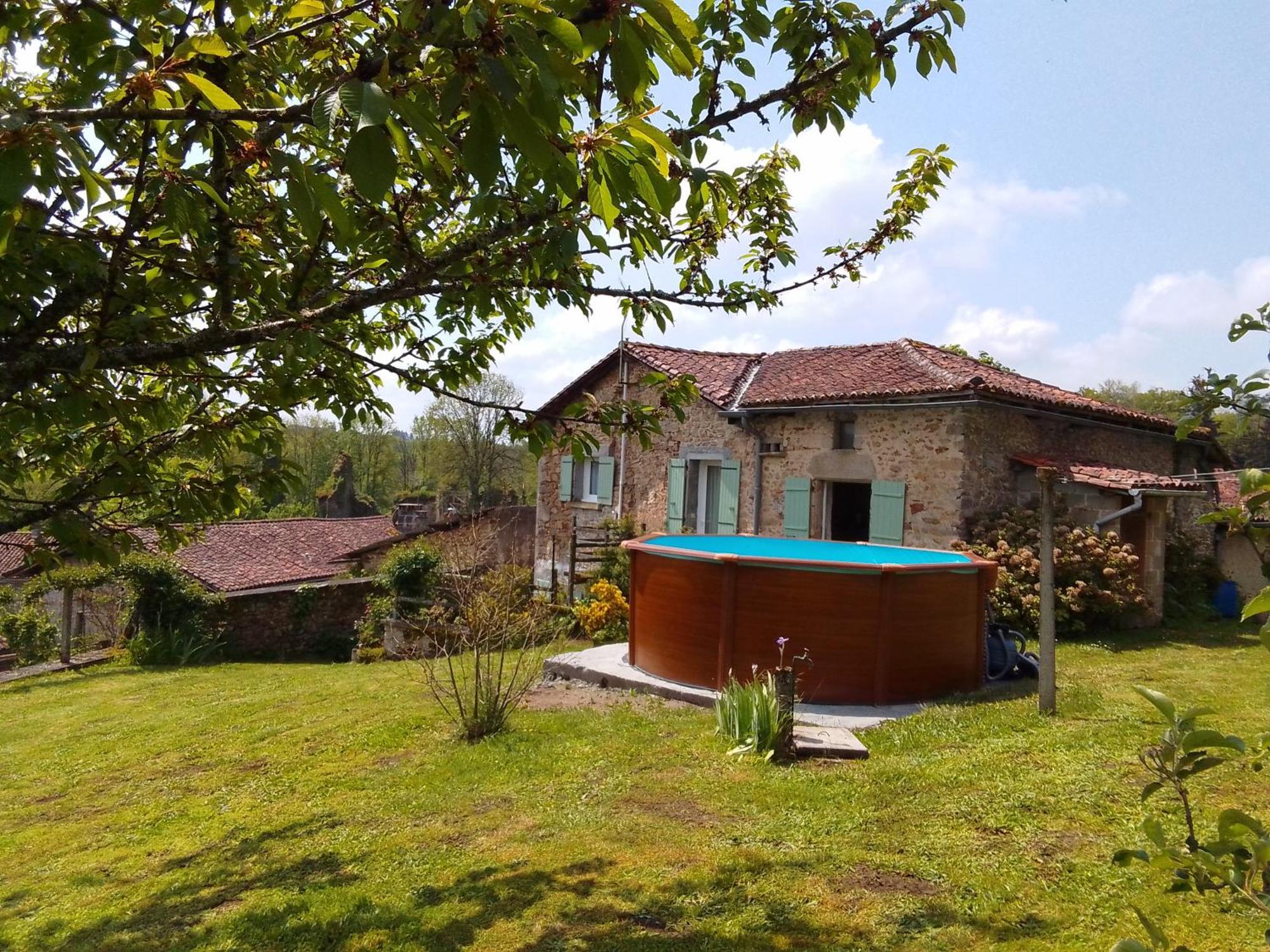 Cottage By The Chateau With Pool In National Parc Les Salles-Lavauguyon Exteriér fotografie