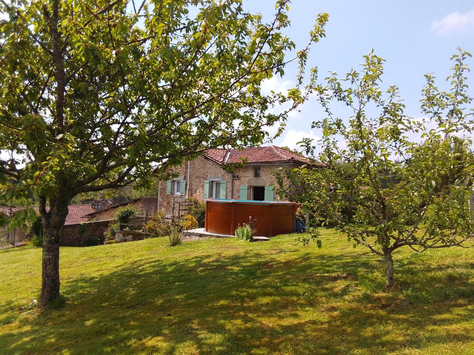 Cottage By The Chateau With Pool In National Parc Les Salles-Lavauguyon Exteriér fotografie